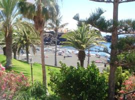 Holiday house Parque Azul Playa La Arena FREE WIFI, hotel u gradu 'Puerto de Santiago'