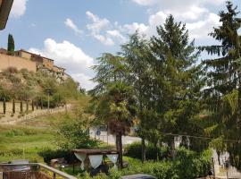 VAL D'ORCIA DELUXE 1 ELEGANTE CASA immersa nel verde con WiFi, giardino e parcheggio, nhà nghỉ dưỡng ở San Giovanni dʼAsso