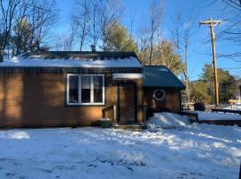 Brook Road Cabin, viešbutis mieste Goshen