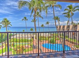 Oceanfront Lahaina Condo with Balcony and Pool Access!, hotell i Kahana