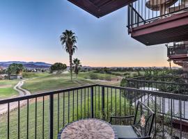 Lake Havasu Getaway with Golf Course and Lake Views!, hotel en Lake Havasu City
