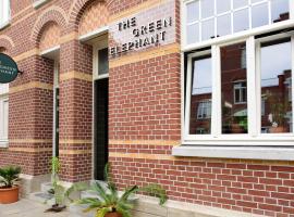 The Green Elephant Hostel & Spa, khách sạn ở Maastricht