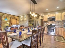 Stylish Creekside Cabin with Fire Pit Near Wineries!, hotell med parkering i Pittsville