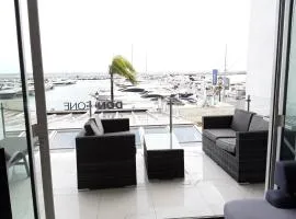 136 A First Line sleeps 6