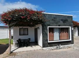 Cabañas Pinamar, lodge i La Serena