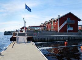 Kajkanten Restaurang B&B, rantatalo kohteessa Köpmanholmen