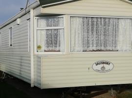 Lovely 4 berth static caravan, Marine Holiday Park, Rhyl, Wales, camping resort en Rhyl