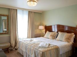 HOTEL Les Contes de Bruyeres, hotel in Servières-le-Château