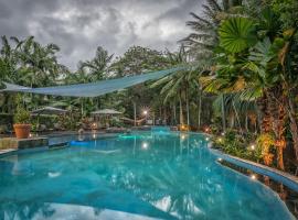 Oasis at Palm Cove: Palm Cove şehrinde bir otel