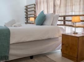 Leeville Guesthouse, hotell i Kasane