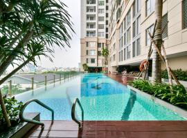 S Lux Apartment: Ho Chi Minh Kenti şehrinde bir otel
