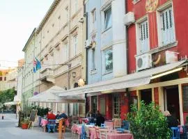 Studio apartment Amfora near Arena