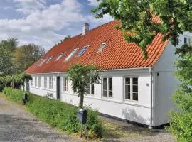 Cozy Home In Faaborg With Wifi