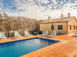 Awesome Home In Macanet De La Selva With 4 Bedrooms, Outdoor Swimming Pool And Swimming Pool, hotel a Maçanet de la Selva