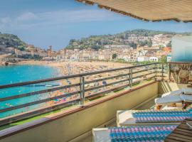 Awesome Apartment In Tossa De Mar With 4 Bedrooms And Wifi, hotel in Tossa de Mar