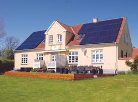 Awesome Home In Tranekr With 7 Bedrooms And Wifi, casa o chalet en Skattebølle