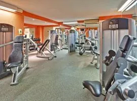 Crowne Plaza Chicago O'Hare Hotel & Conference Center by IHG