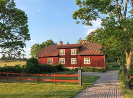 3 Bedroom Beautiful Home In Mantorp, hotel v destinaci Mantorp