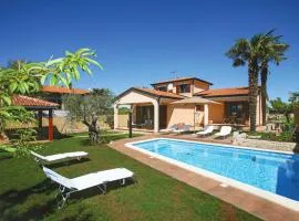 Amazing Home In Novigrad With 3 Bedrooms, Wifi And Outdoor Swimming Pool