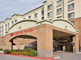 Crowne Plaza Anchorage-Midtown, an IHG Hotel: Anchorage şehrinde bir otel