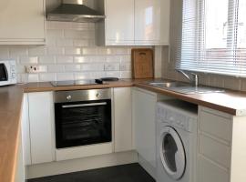 spacious 2 bedroom house, holiday rental in Shotton