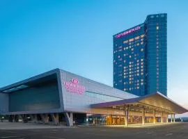 Crowne Plaza Dalian Sports Center, an IHG Hotel