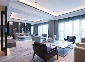 Crowne Plaza Hangzhou Qiantang - The subway can reach the West Lake scenic area as well as the airport and high-speed rail station, adjacent to Jinsha Lake and Longfor paradise walk, hotel near Hangzhou Xiaoshan International Airport - HGH, Hangzhou