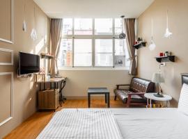 Discover KH, hotel near Liuhe Tourist Night Market, Kaohsiung