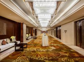 Crowne Plaza Shaoxing, an IHG Hotel, resort i Shaoxing