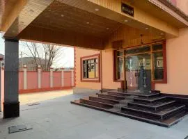 Hotel Shuhrah-I-Afaq - Near Srinagar Airport