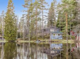 Holiday Home Heinälampi by Interhome, cabana o cottage a Laakkii