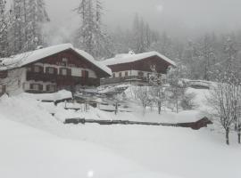 Baita Fraina, hotel cerca de Lago Sorapis, Cortina dʼAmpezzo