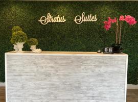 Stratus Suites Boutique Hotel，基林羅伯特·格雷軍用機場 - GRK附近的飯店