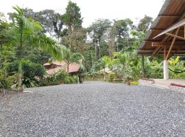 Finca Las Palmas Ecolodge, hotell i Puyo