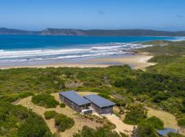 Cloudy Bay Beach House, Ferienhaus in South Bruny