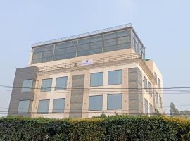 Maryland Group Hotel, hotel v destinaci Zirakpur