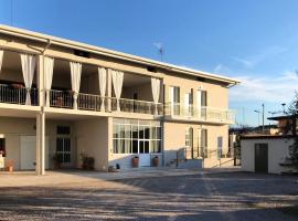 Corte Viviani, отель в Брешиа, рядом находится Поле для гольфа Palazzo Arzaga