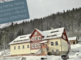 Apartmány pod Mariánskými schody, hótel í Desná