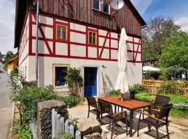 Urlaub im 200 Jahre alten Fachwerkhaus, feriebolig i Lichtenhain