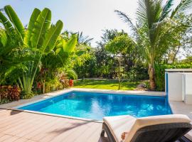 Private Canal Villa 10min to Beach, hotell sihtkohas Puerto Aventuras