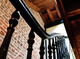 ROYALE APARTMENTS VIEUX LILLE 24H24H Access, hotel i Lille