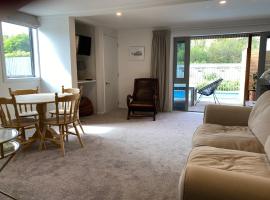 Marytrickle, hotel s baz&eacute;nem v destinaci Lake Tekapo