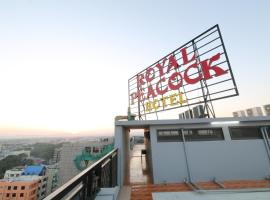 Royal Peacock Hotel, hótel í Mandalay