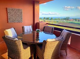 2303-Huge 2 bedrooms apt with sea view, khách sạn golf ở Manilva