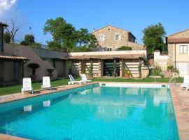 Le Murelle Country Resort, farm stay in Manciano