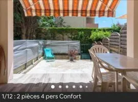 appartement a six fours/le brusc