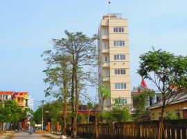 Nam Long Plus Hotel, hotel para famílias em Dong Hoi