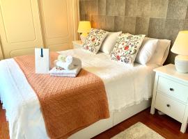 PRECIOSO ATICO - Amplia Terraza - Piscina Olímpica - Gimnasio - Zona Infantil- Limpieza Impecable