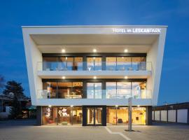 Hotel im LESKANPark, hotell nära Thielenbruch tunnelbanestationen, Köln