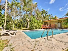 Quaint Central Miami Bungalow 10 Mi to Mid-Beach!, villa in Miami